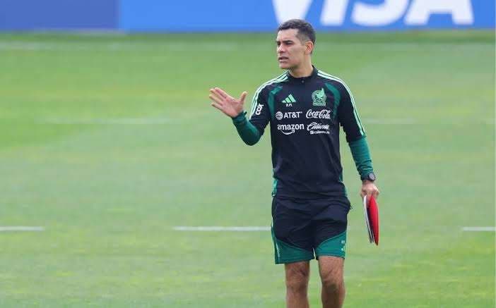 Presenta Rafa Márquez su primera convocatoria