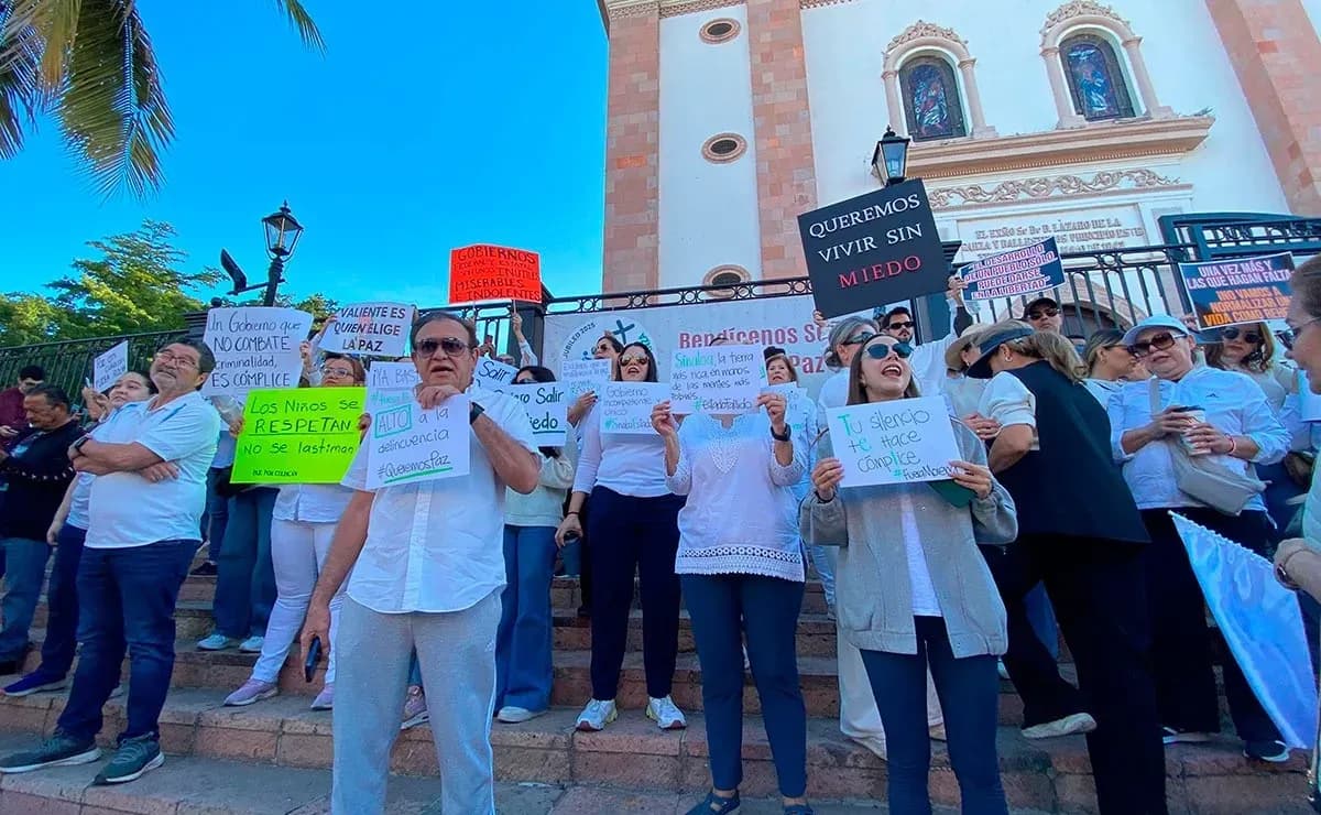 Miles encabezan segunda protesta contra la inseguridad en Sinaloa